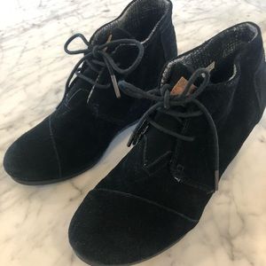 Toms Desert Wedge Black Suede Women’s Size 8